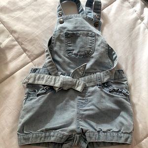 Girls 4T shorts overalls in light denim
